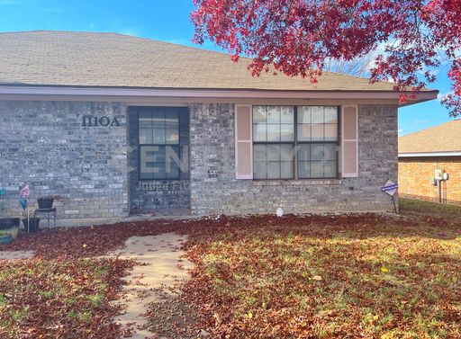 Adorable 2/2 Duplex in Weatherford For Rent! – photo 1