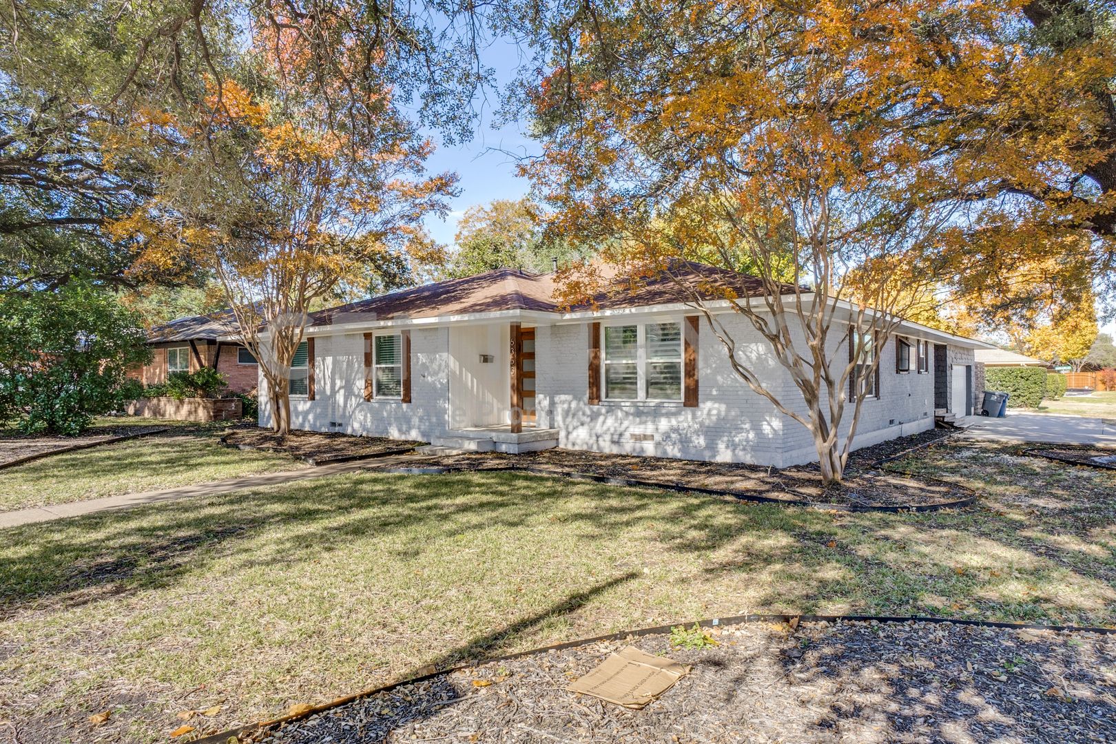 Dallas House: 6353 E. Lovers Lane