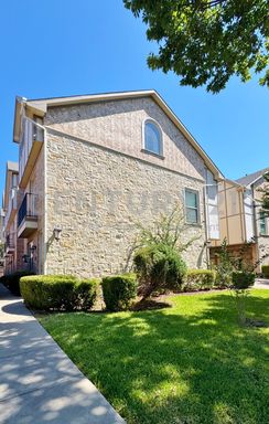 Beautiful Three-Story, 4/4/2 Townhome Ideally Located in The Heart of University Park For Rent! – photo 1