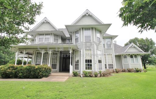 Grand Two-Story, 3/3.5 Victorian Retreat Situated on 2 + Acres in Waxahachie For Rent! – photo 1