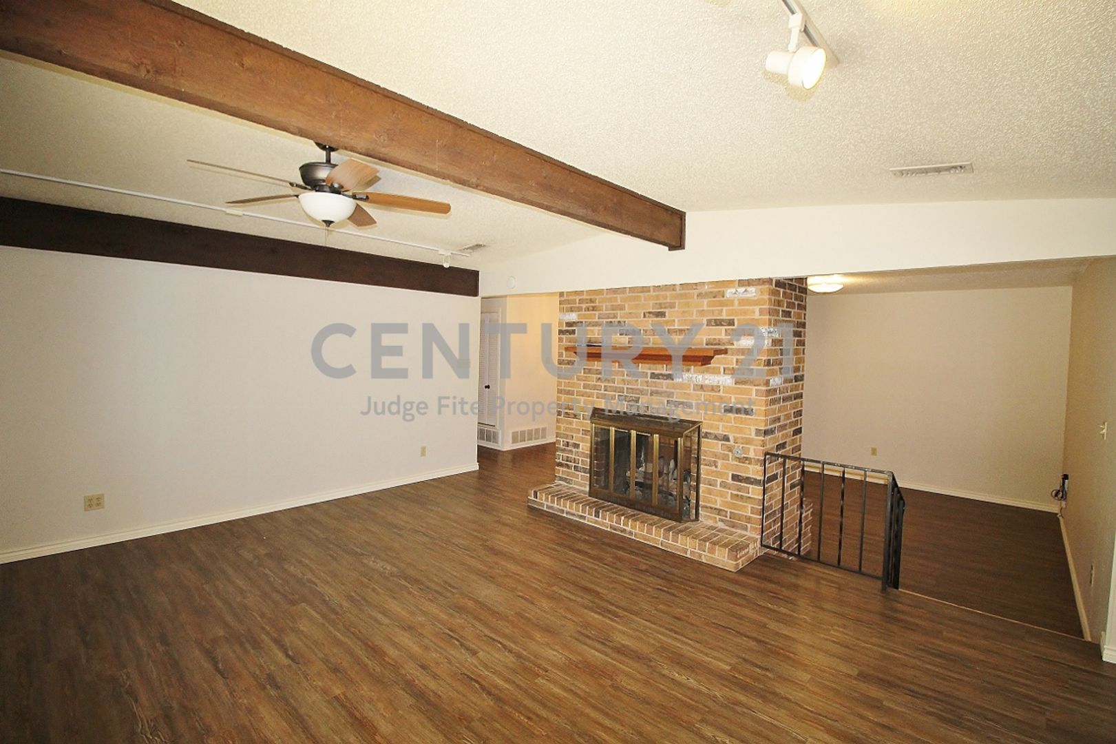 711 Vail Drive, Arlington, TX 76012