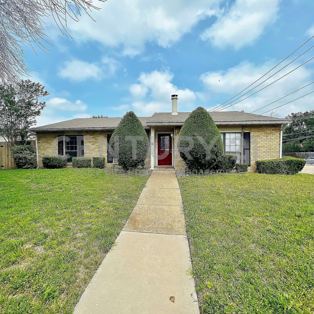Grand Prairie House: 1802 Natchez Court