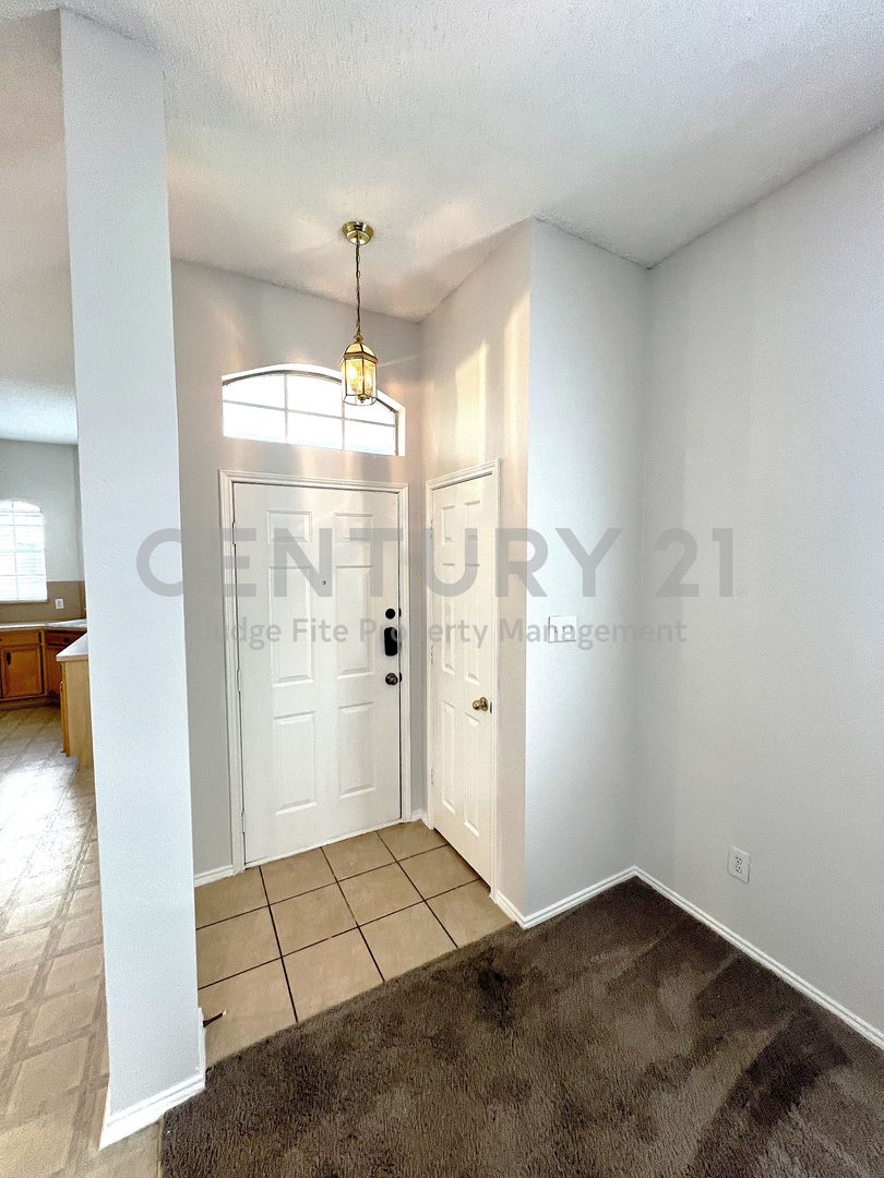 Rockwall House: 112 Walnut Lane