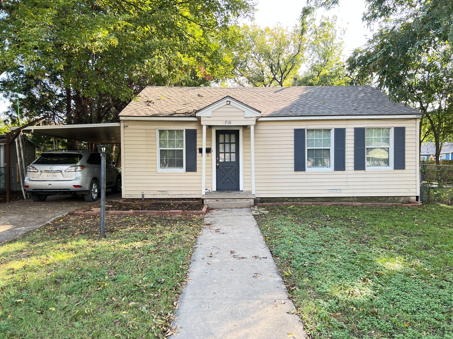 Denton House: 718 Coit Street