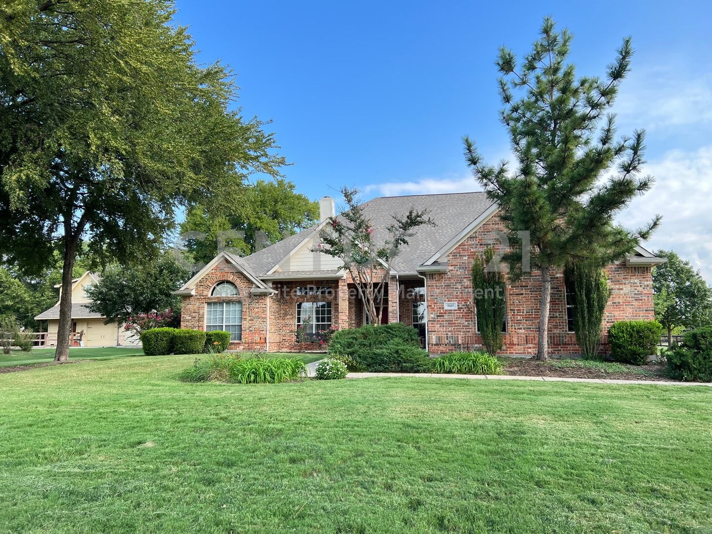 Denton House: 7517 Rodeo Drive