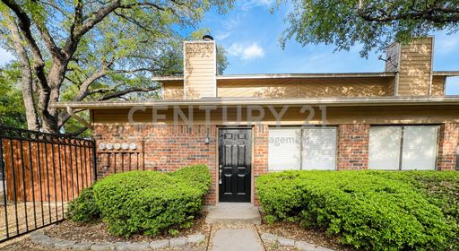 **LEASING SPECIAL - $300.00 OFF YOUR 2ND MONTH'S RENT!** Tastefully Updated 2-Story 2/2 Townhome For Rent!