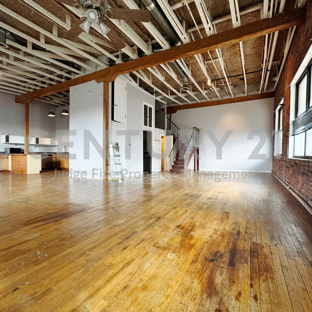 Dallas Condo: 2220 S. Harwood Street #201