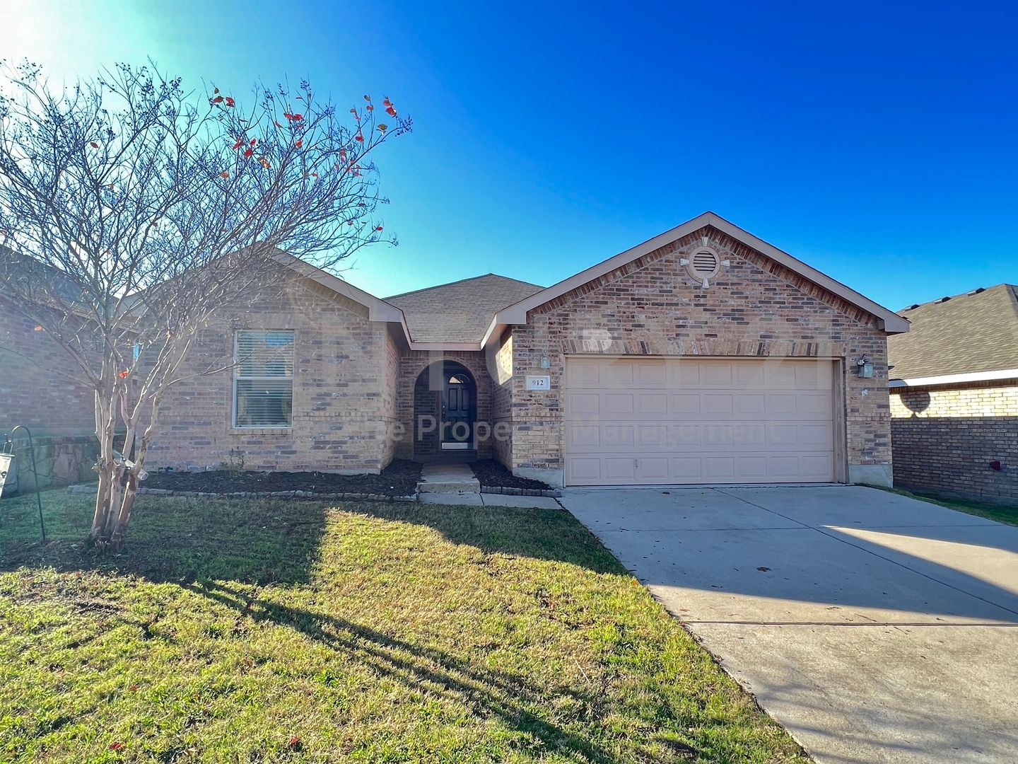 Fort Worth House: 912 Bee Creek Lane