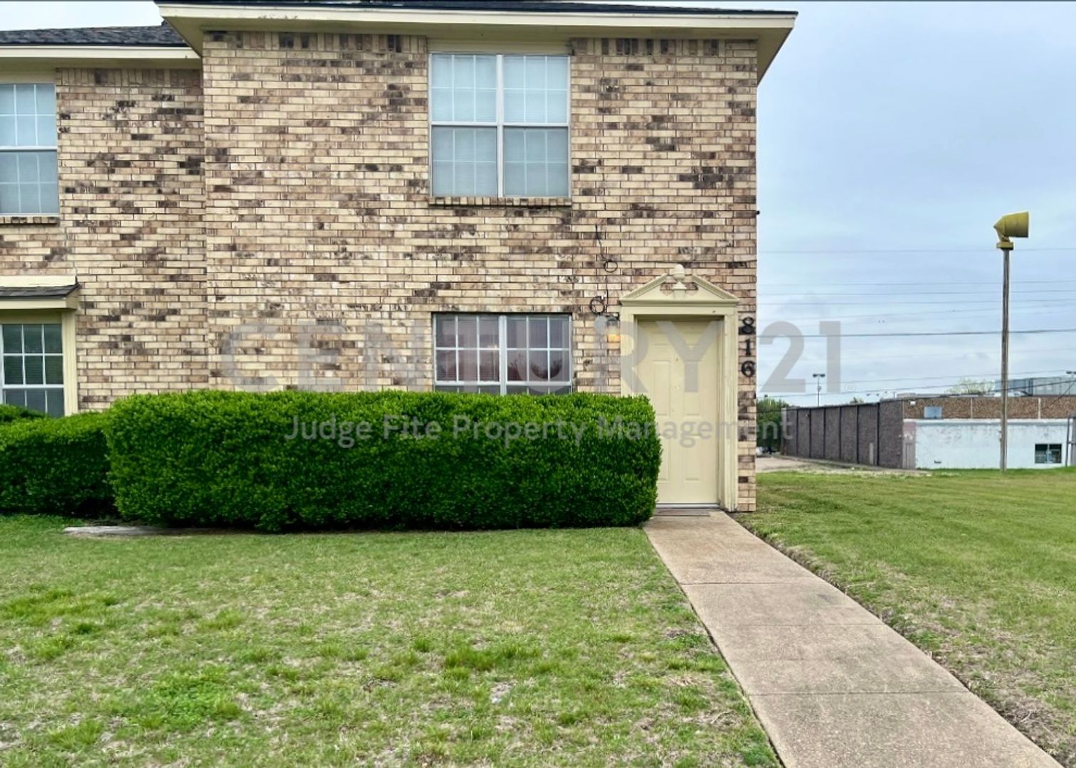 DeSoto House: 816 Red Bud Drive