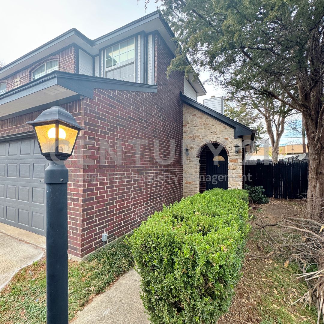 Dallas Townhome: 6107 Gaston Avenue #F