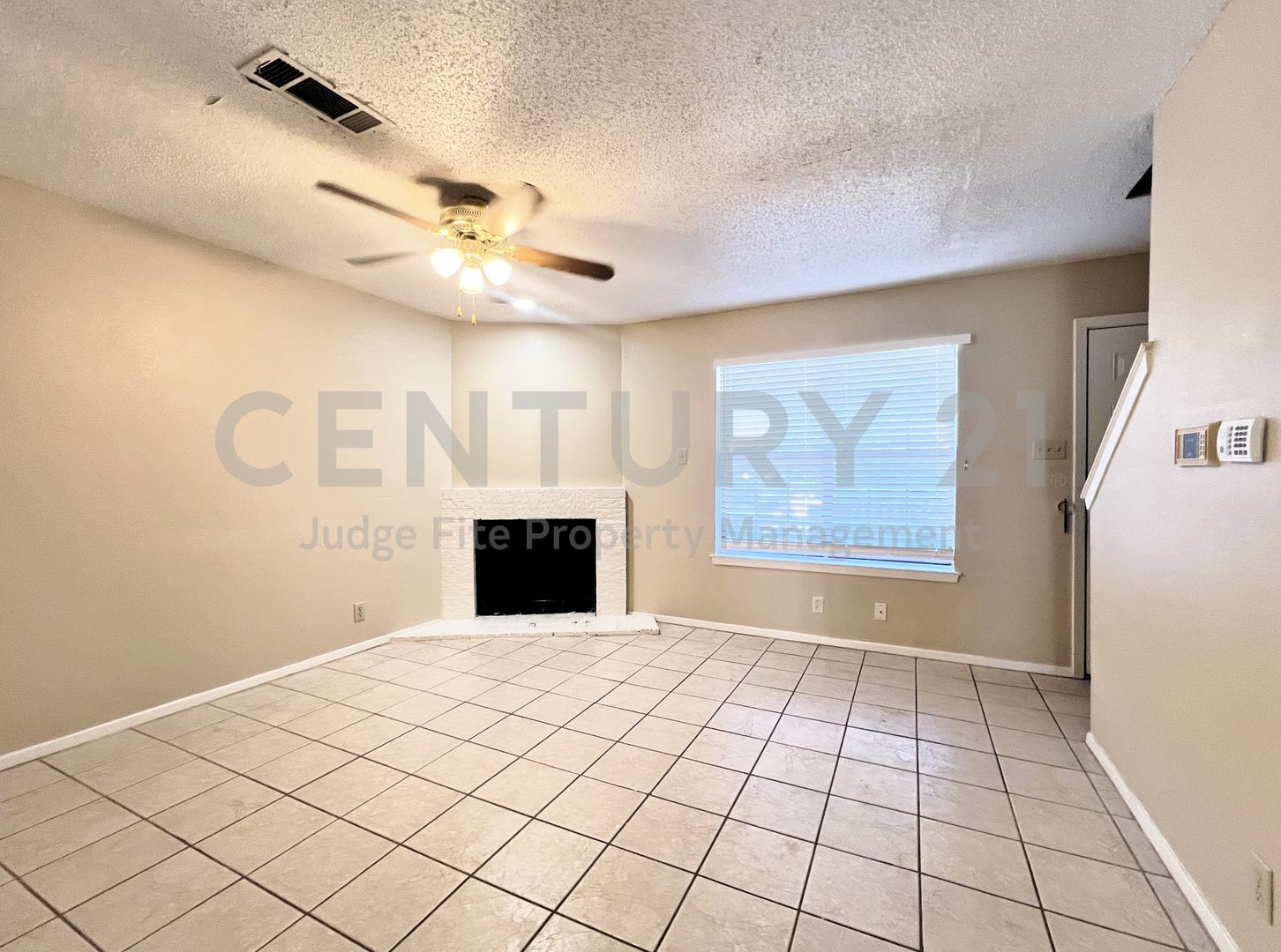 Denton Condo: 929 W. Hickory Street A-15