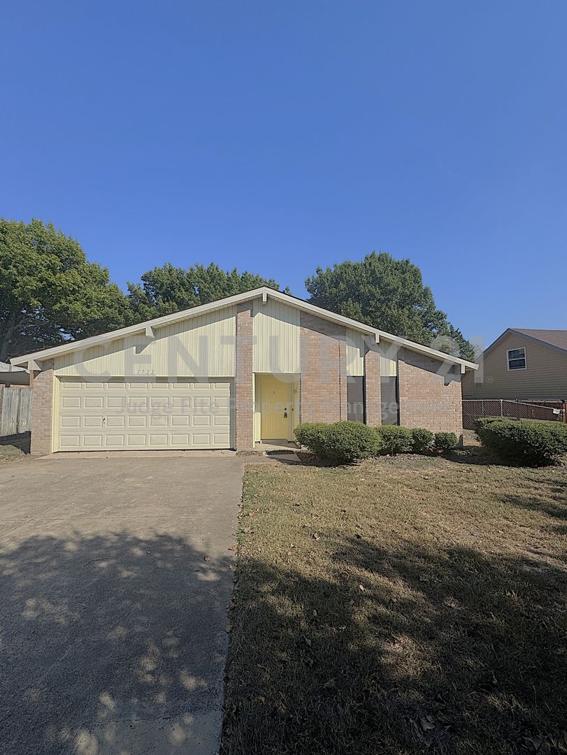 Duncanville House: 1722 Highgate Drive