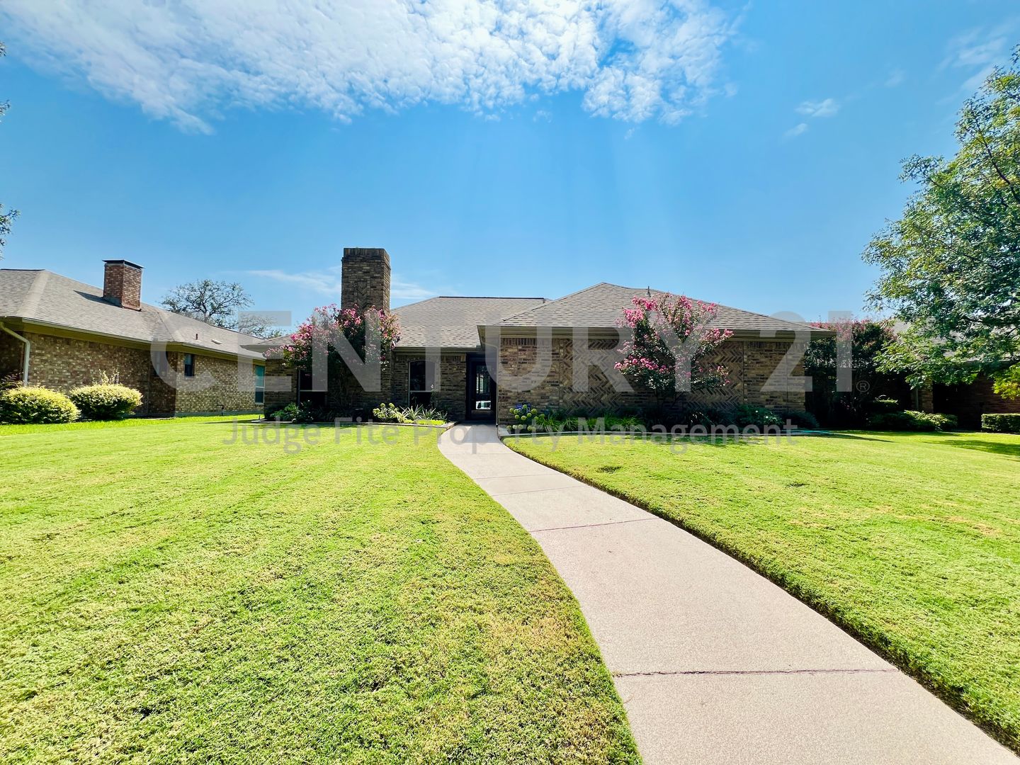 Addison House: 3916 Bobbin Lane