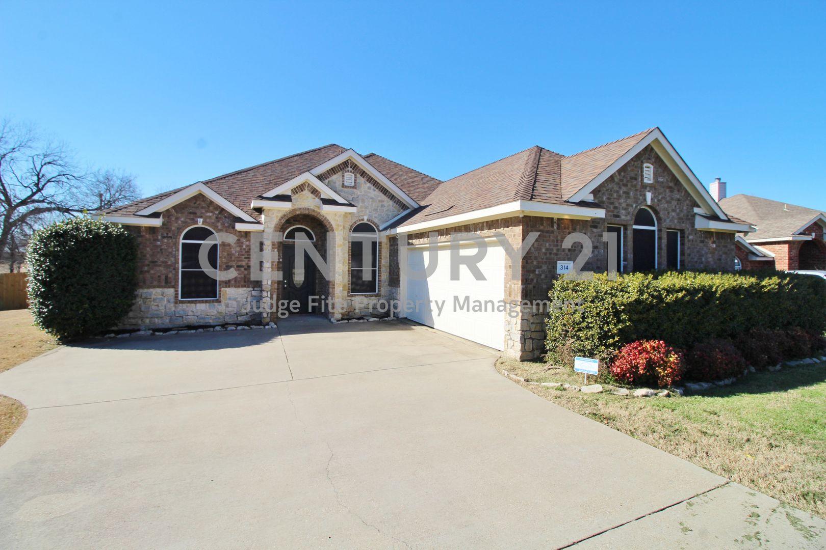 Red Oak House: 314 Cascade Drive