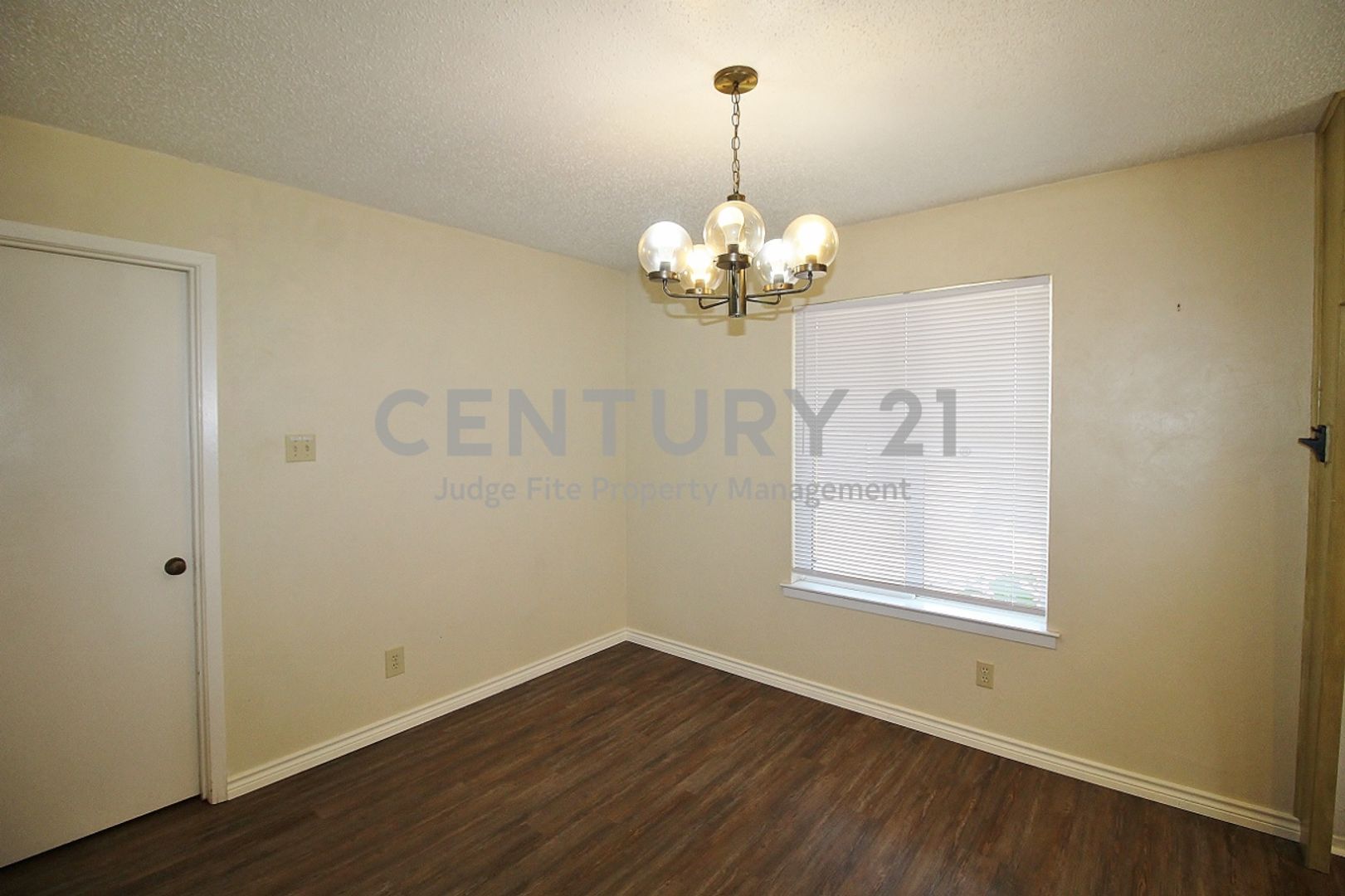 711 Vail Drive, Arlington, TX 76012