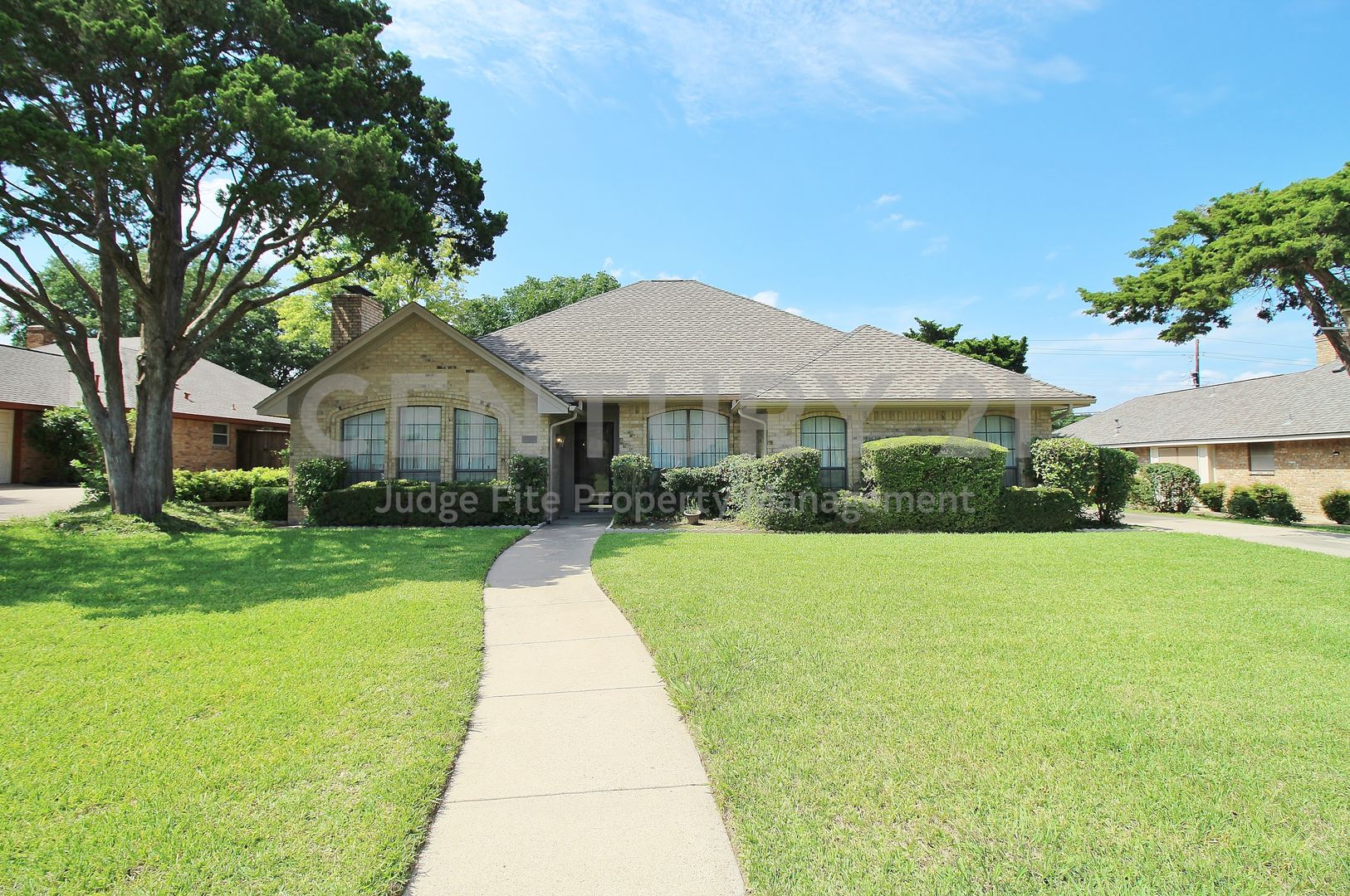 Duncanville House: 1327 High Ridge Drive