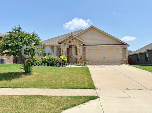 Wonderful 4/2/2 in Waxahachie For Rent! – photo 1