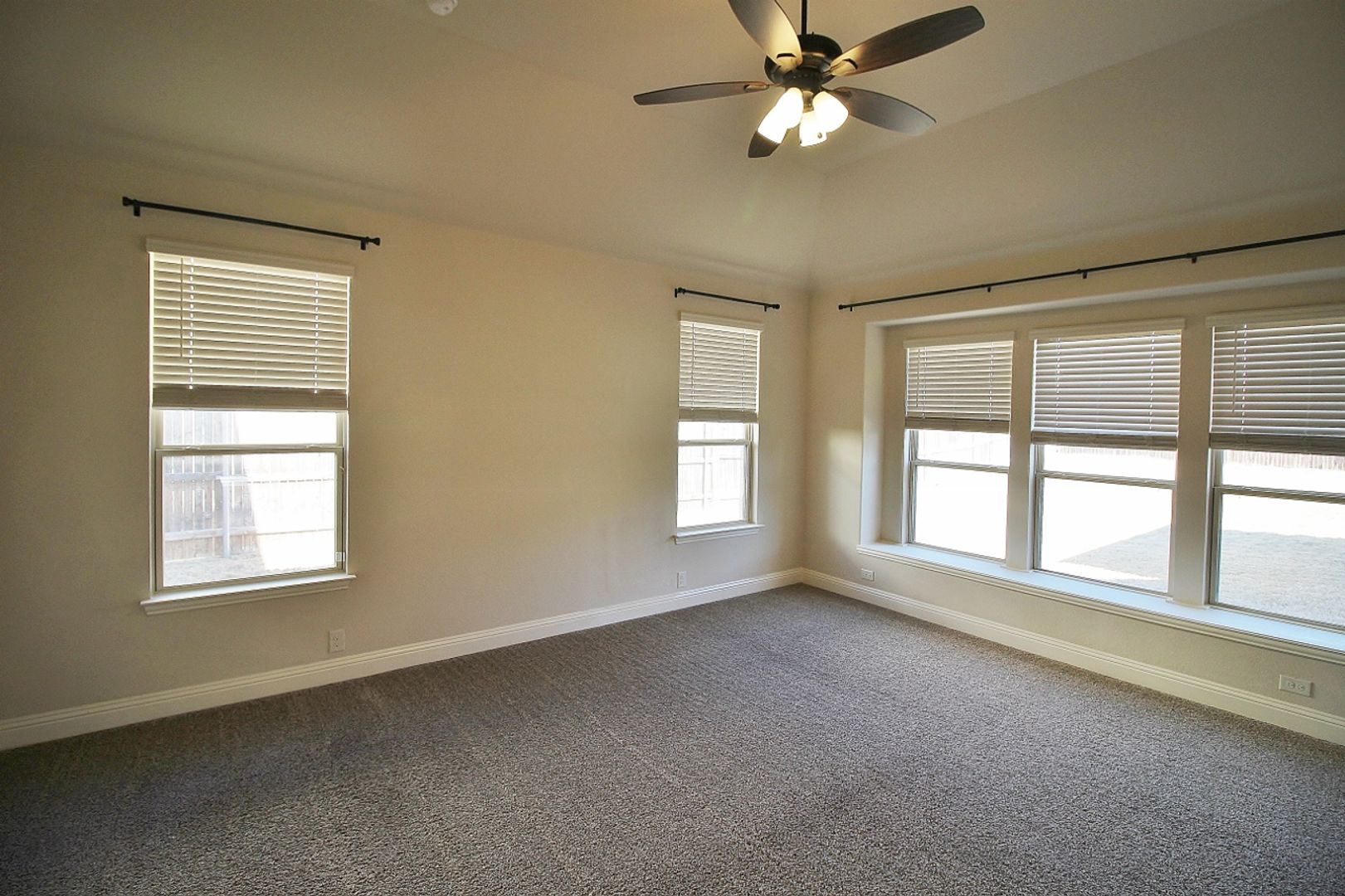 301 Autumnwood Drive, Mansfield, TX 76063