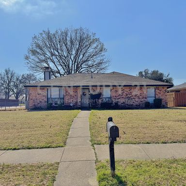 Charming 3/2/2 in Garland For Rent! – photo 1