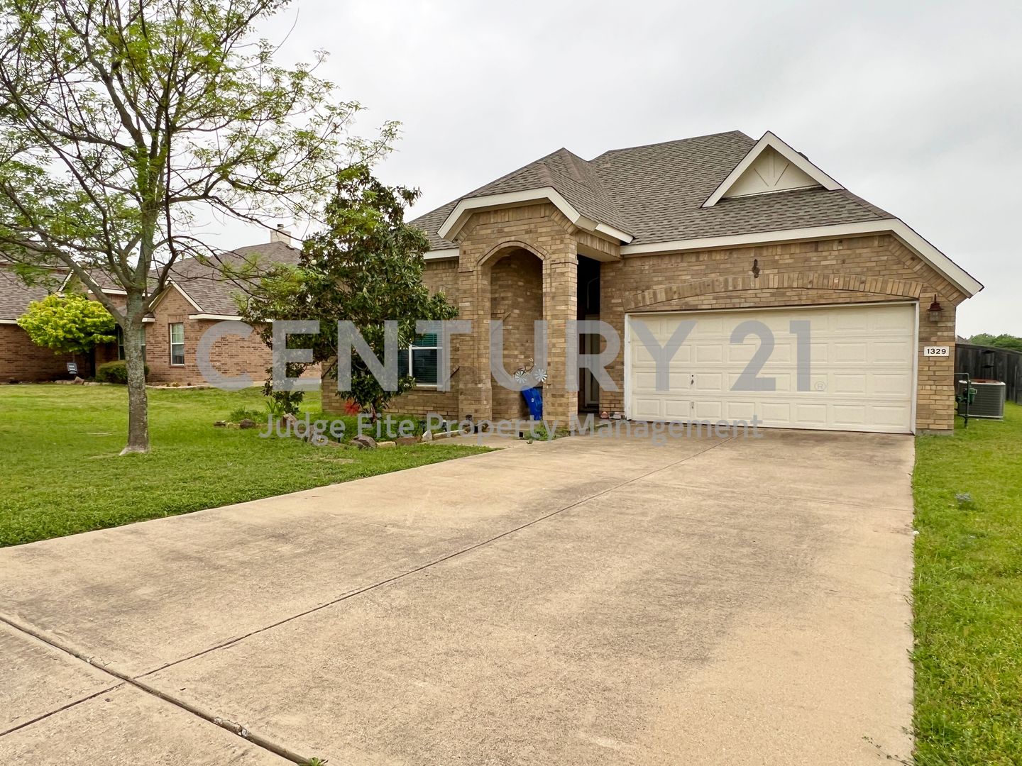 Wylie House: 1329 Hill View Trail