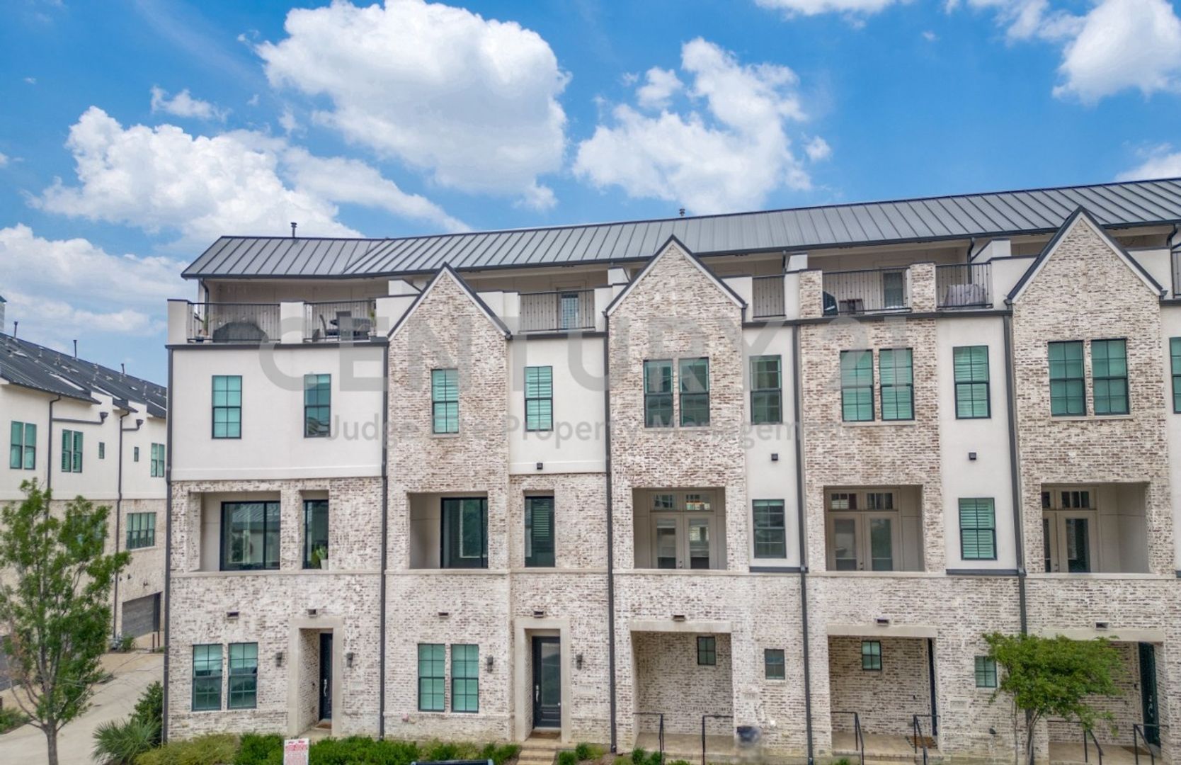 Irving Townhome: 614 Dalton