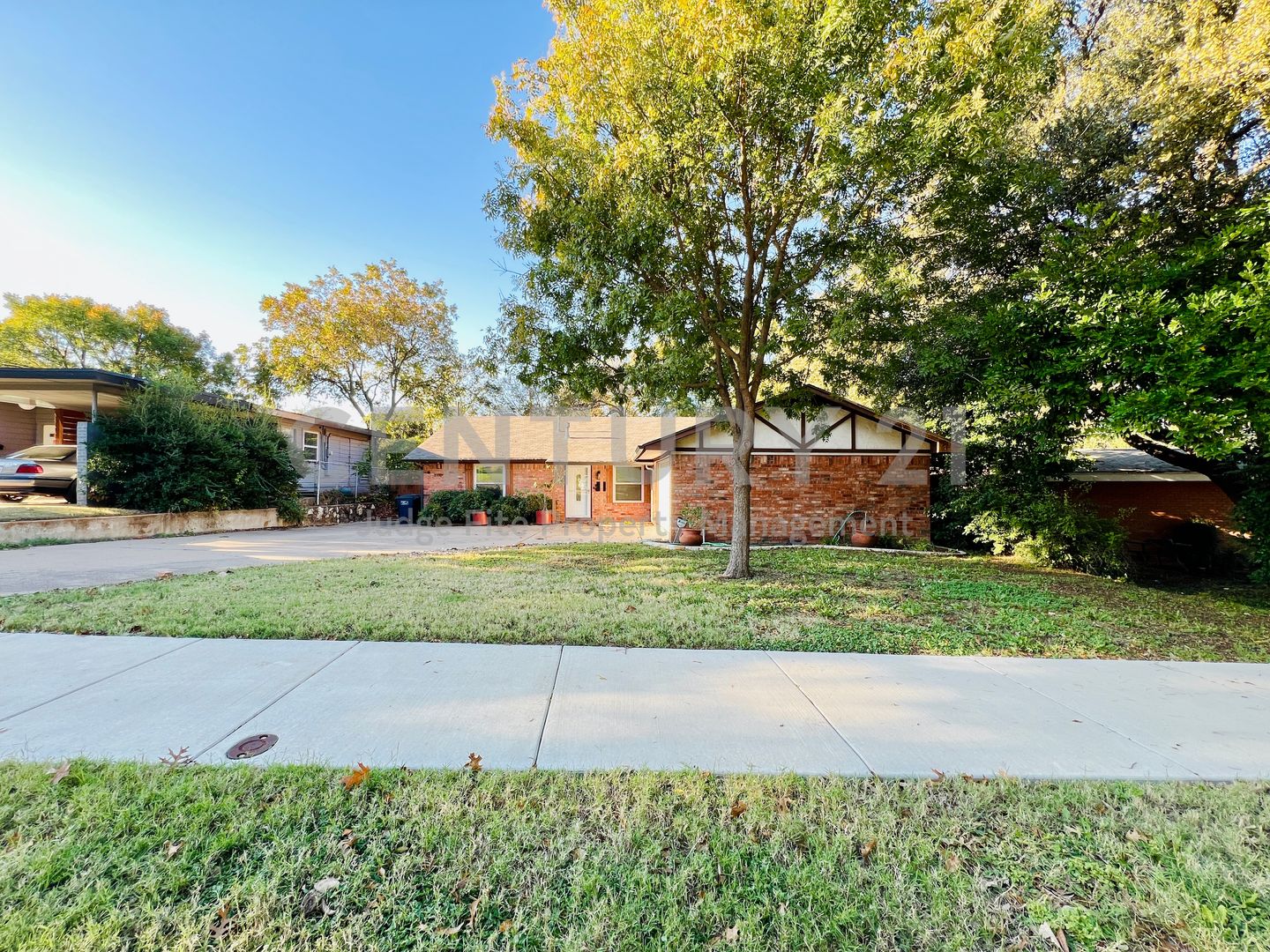 Fort Worth House: 3920 Sanguinet Street