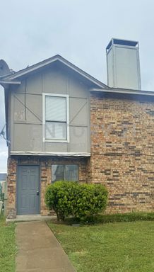 Lovely 2-Story 2/1.5 Apartment in Dallas Ready for Move-In! – photo 1