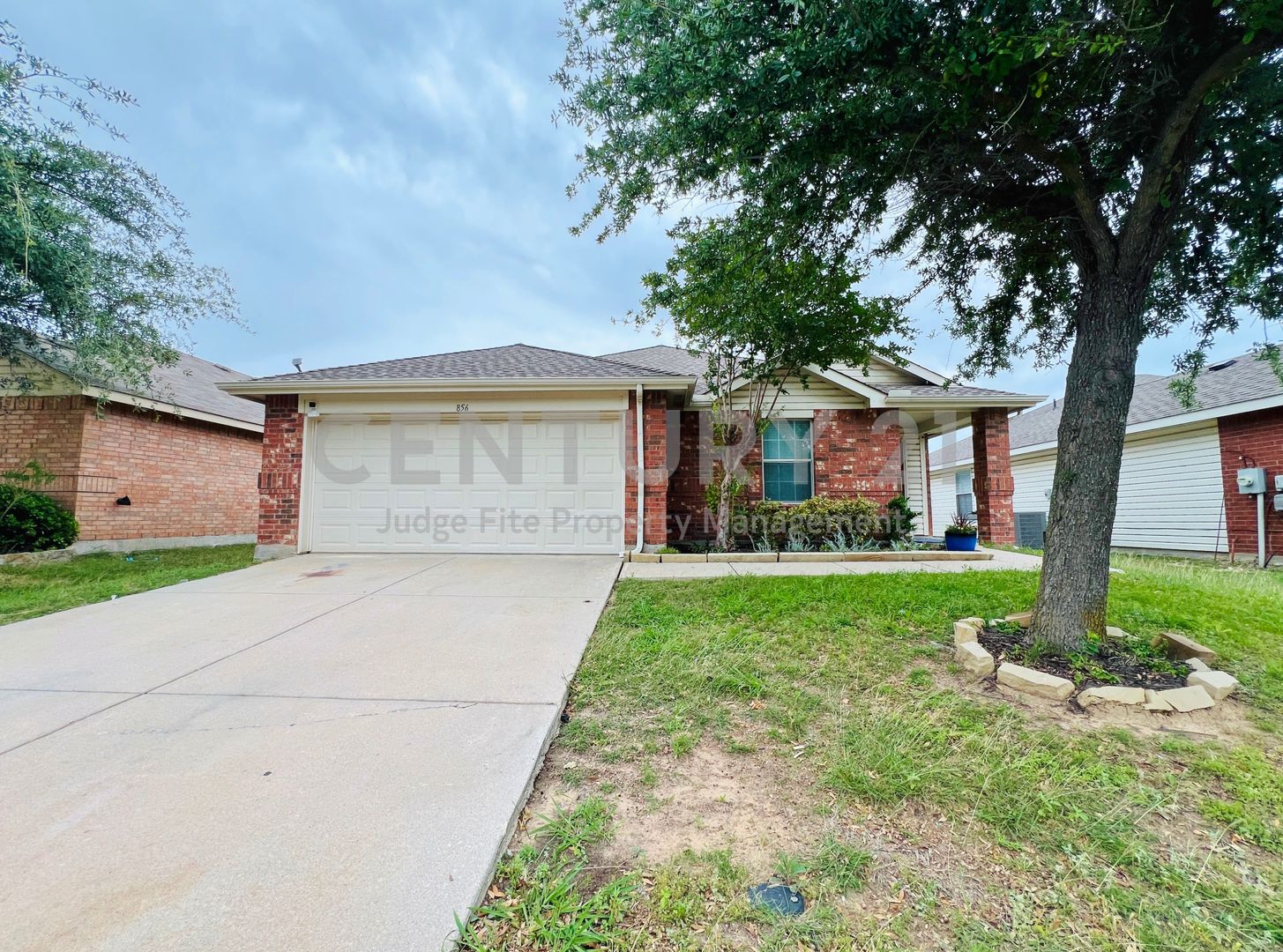 Haslet House: 856 Pancho Lane