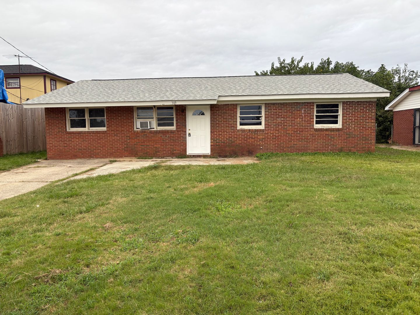 Augusta House: 309 East View Drive