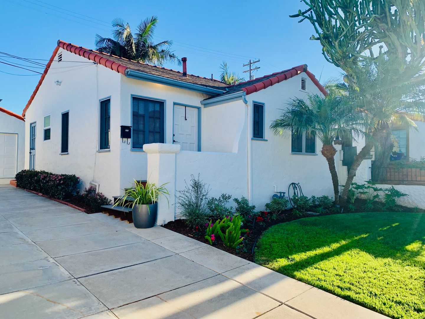 SAN CLEMENTE House: 211 AVENIDA CABRILLO
