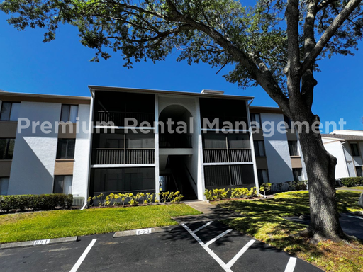 1 Bedroom 2nd Floor Condo in East Orlando with Laminate Flooring and Scenic Balcony View! – photo 1