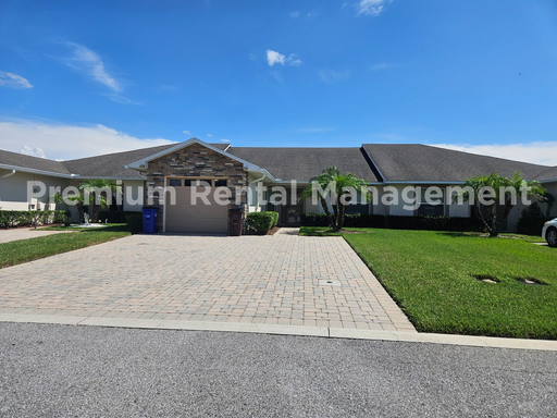 Beautiful Townhome in St Cloud !