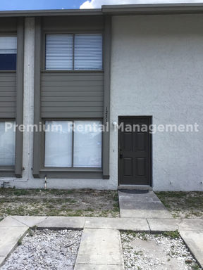 12314 Fox Hound Lane Orlando FL 32826 – $250.00 off of second months rent... Prime Location Near UCF – photo 1