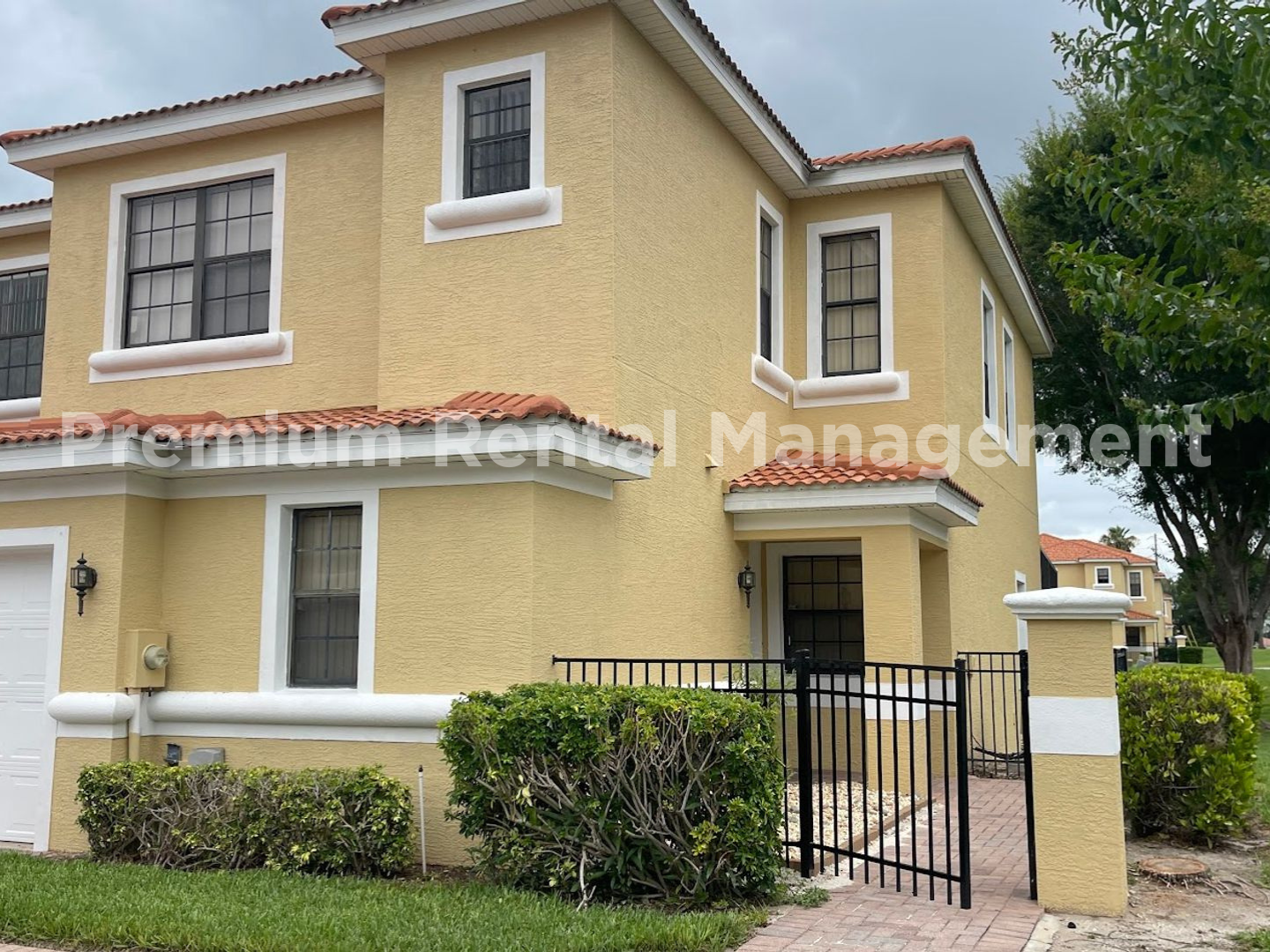 POINCIANA Townhome: 1110 CHERVIL DR - LO