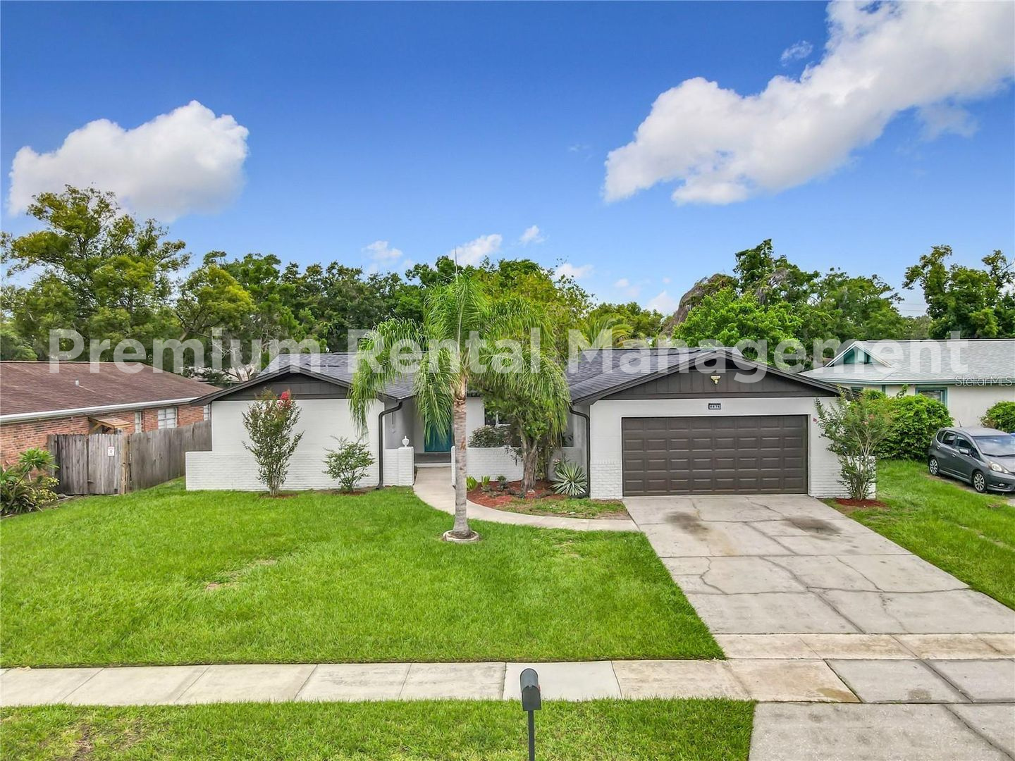 ORLANDO House: 8676 HILLSIDE DRIVE (LO)