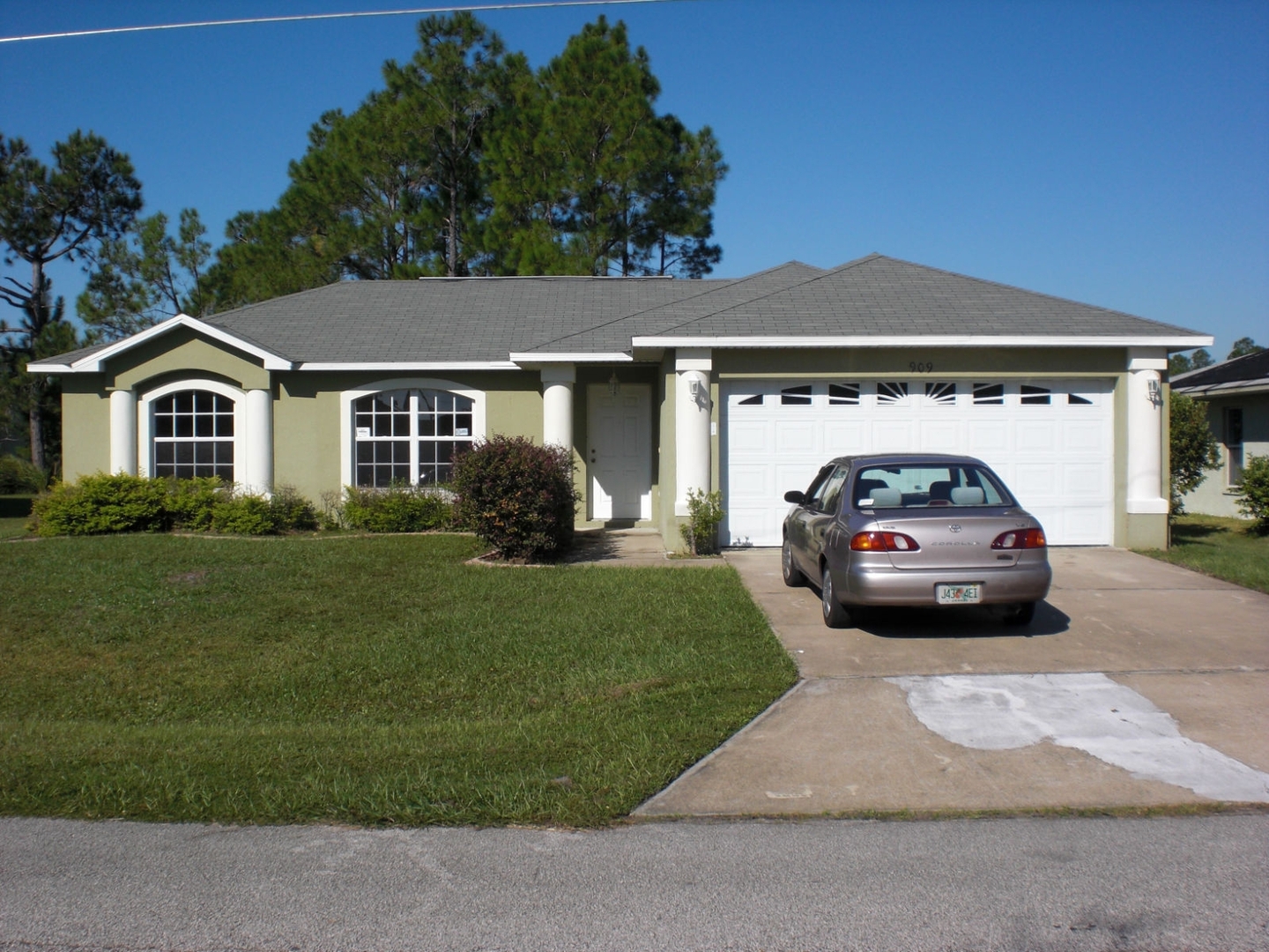 Kissimmee House: 909 Gateshead Ct