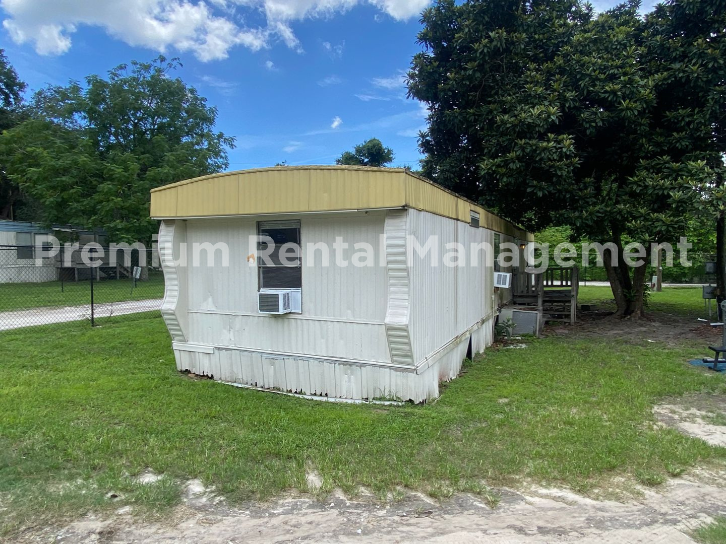 Apopka House: 1145 S Christiana Ave