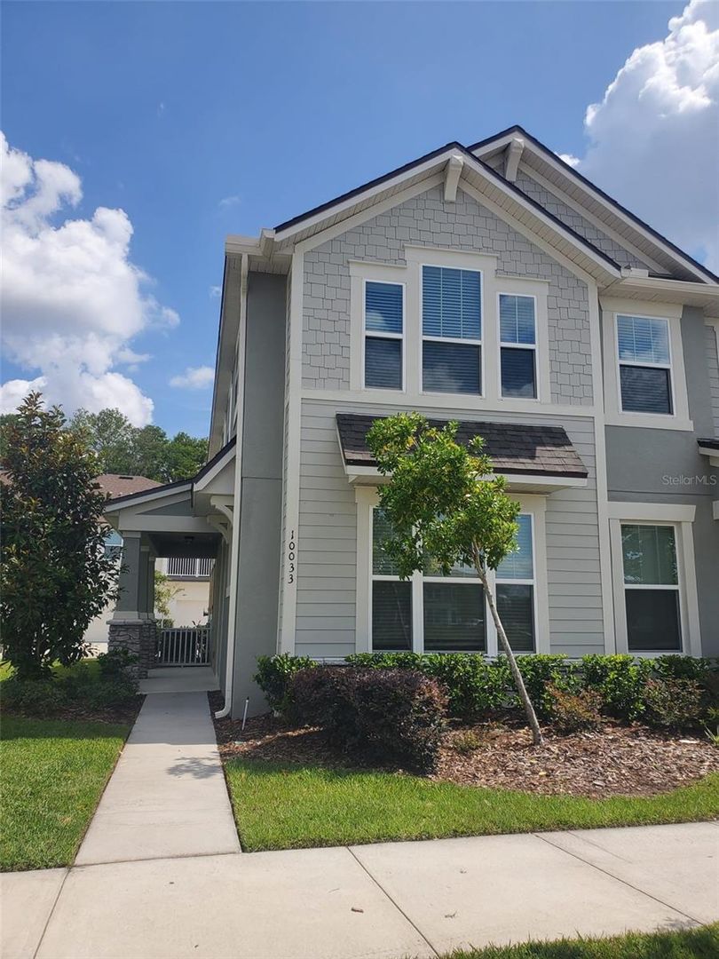 Orlando House: 10033 Randal Walk St (LO)