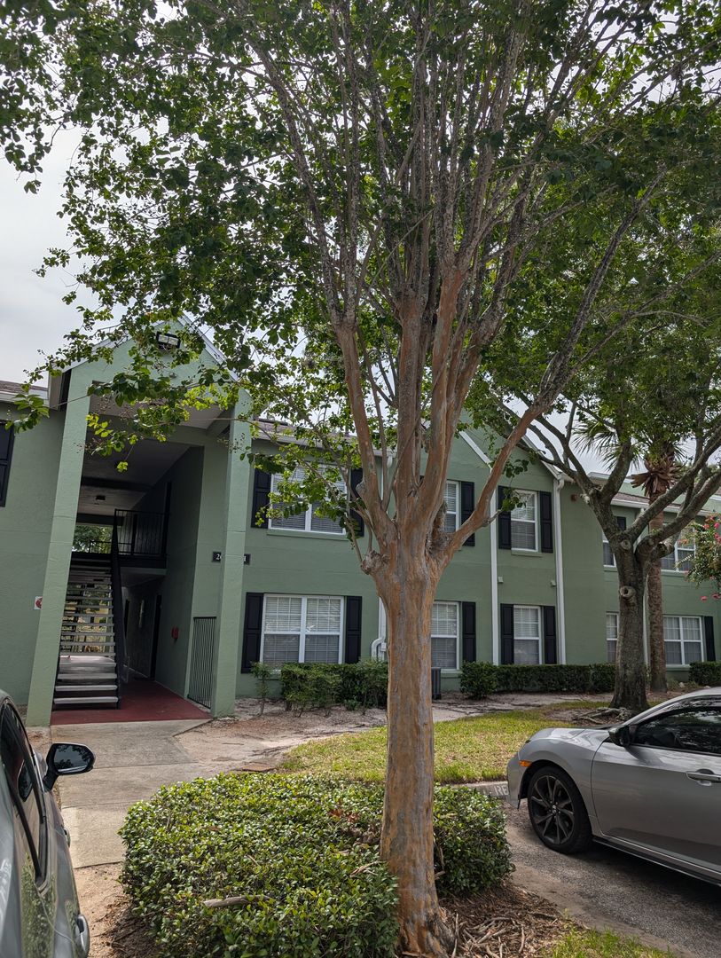 ORLANDO Condo: 2077 DIXIE BELLE DR UNIT G