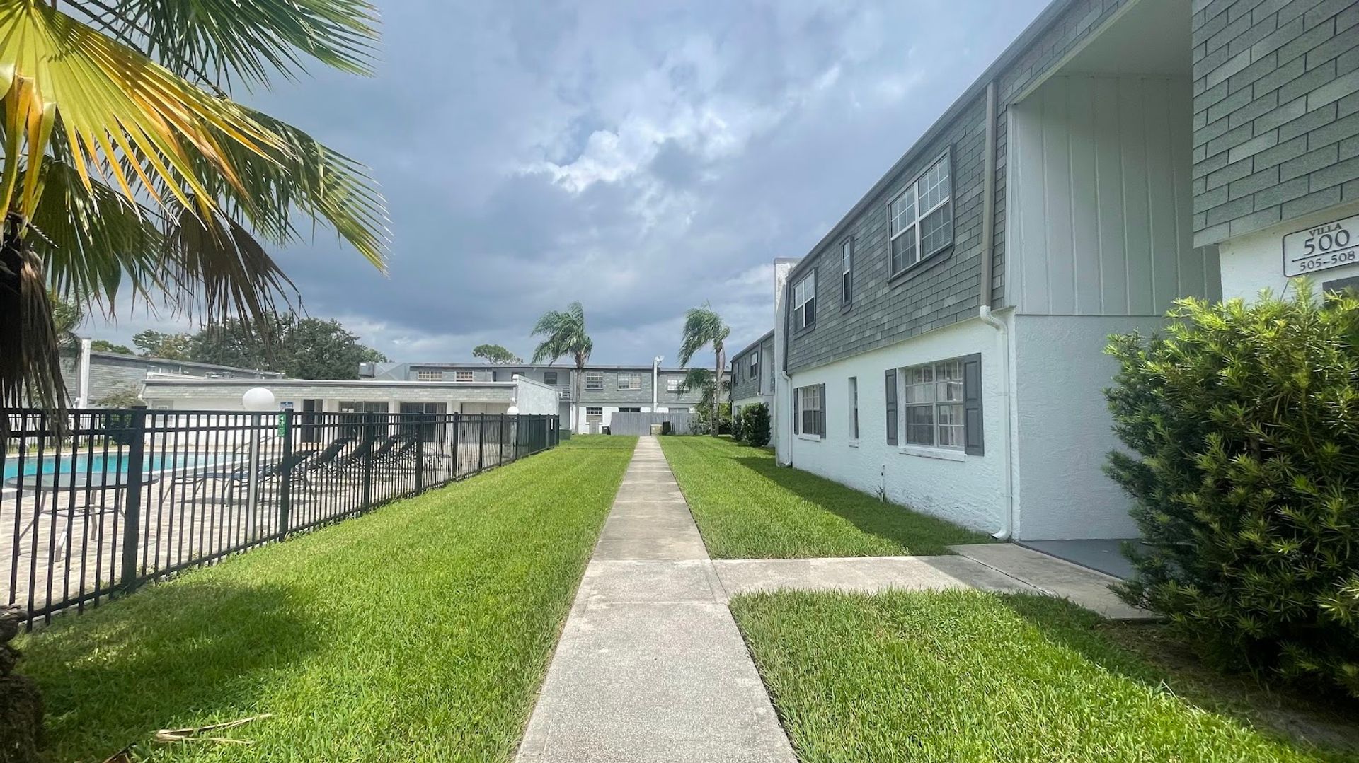 Winter Park Condo: 1000 S. Semoran Blvd