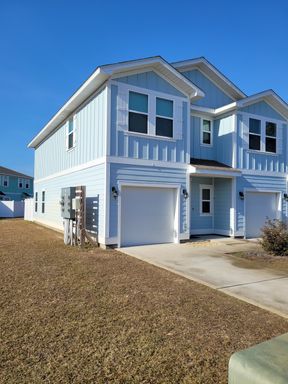 Hathaway Townhomes 3 bedroom 2.5 Bath 1 car garage. End Unit! – photo 1