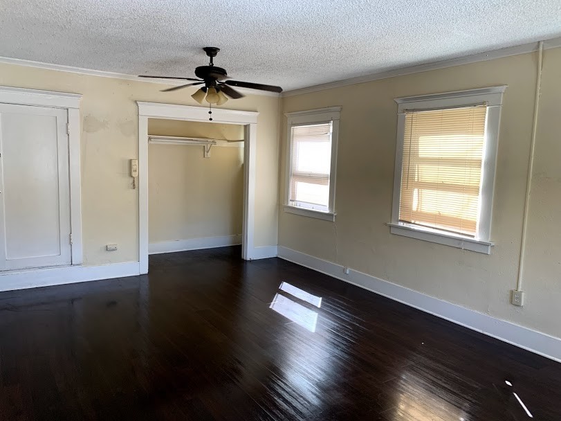 Long Beach Apartment: 1140 E 3rd Street
