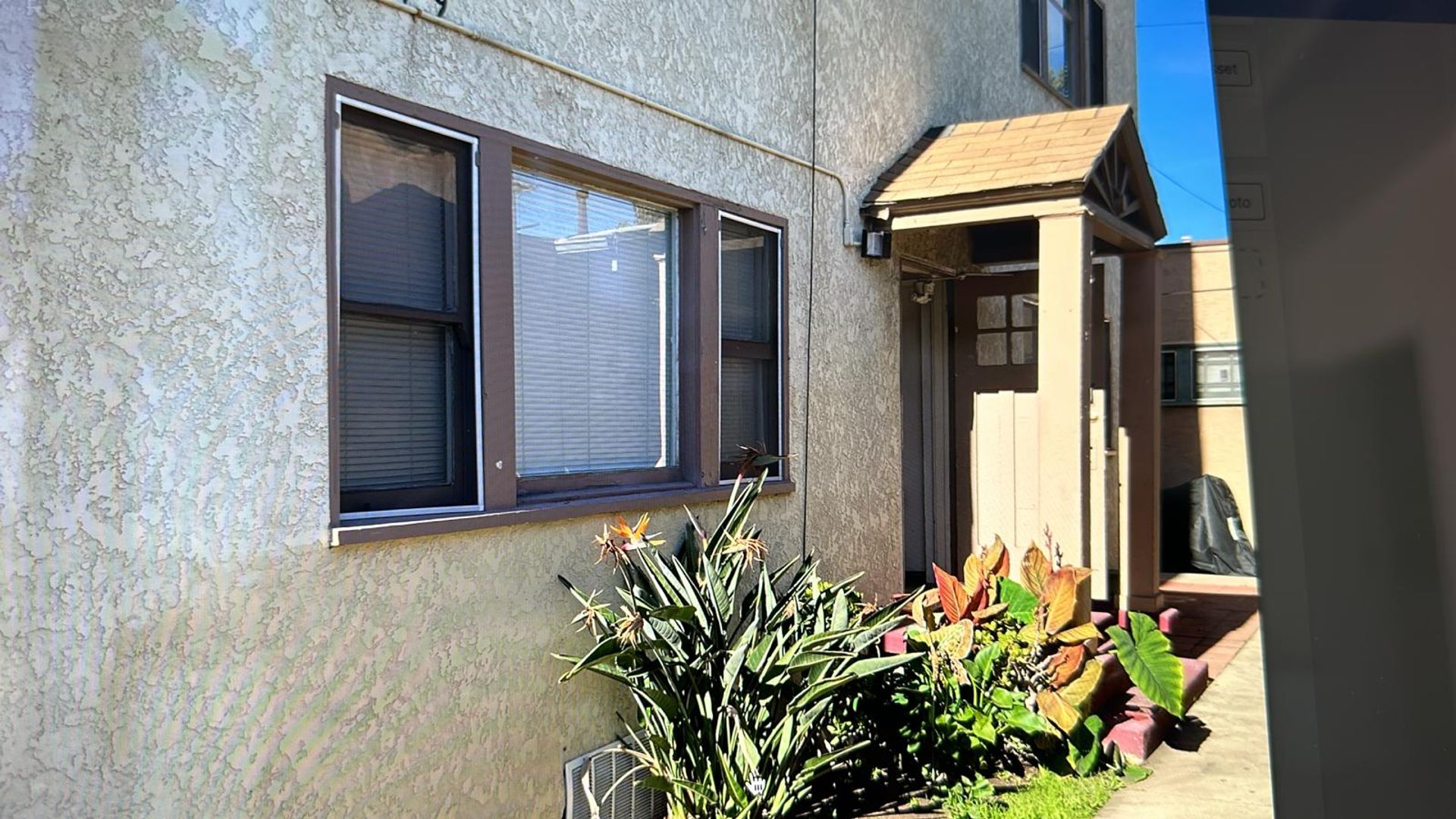 Long Beach Apartment: 431 Rose Avenue