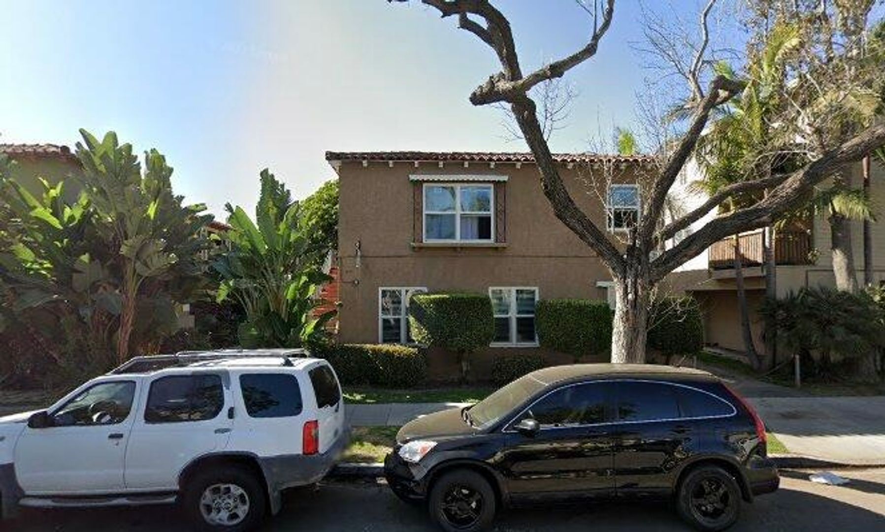 Long Beach Apartment: 2459 Cedar Avenue