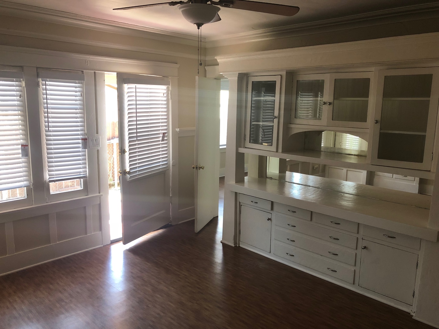 Long Beach Apartment: 431 Rose Avenue
