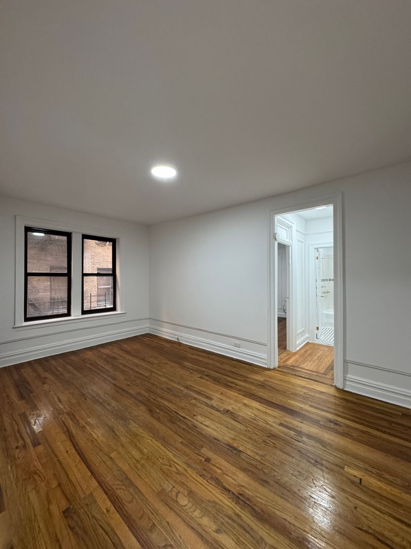 New York Apartment: 712 W 176th St