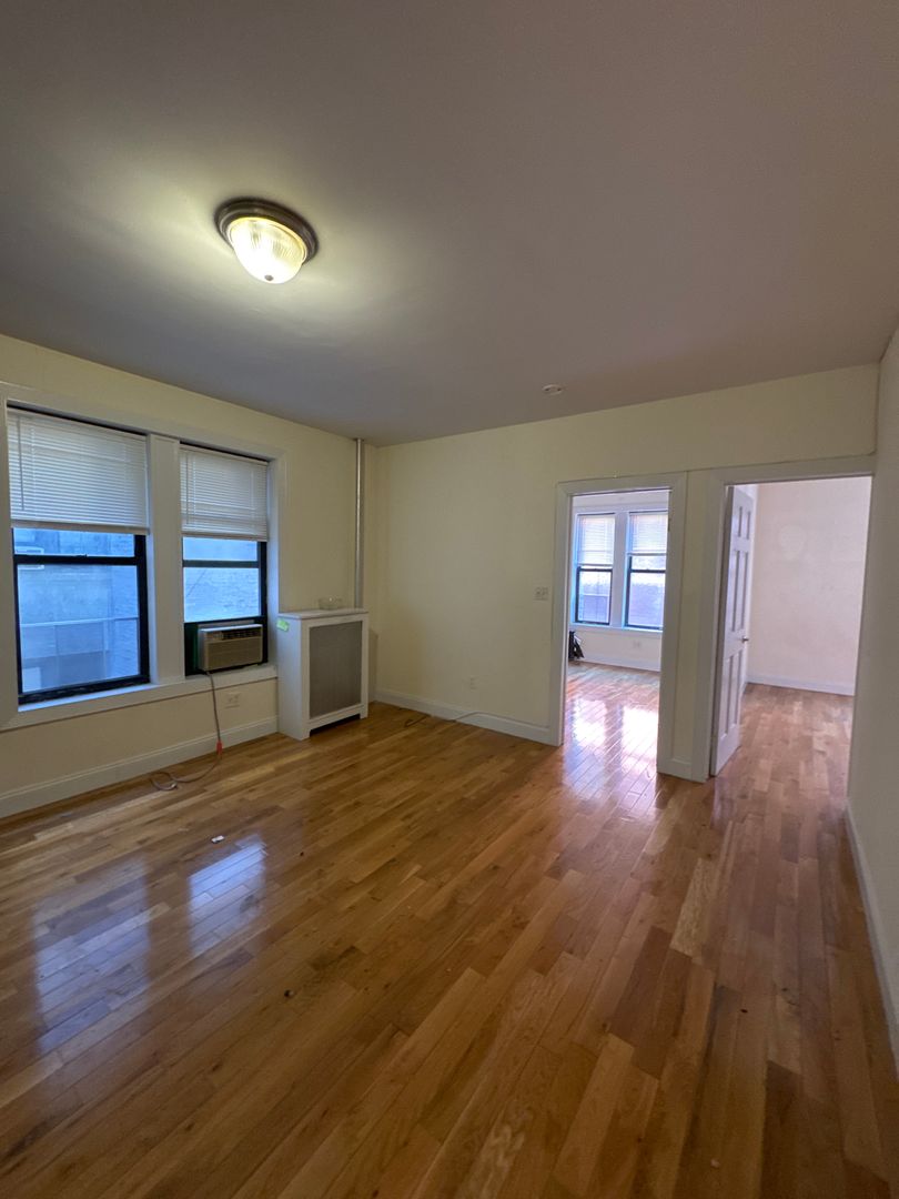 New York Apartment: 1 Arden Street