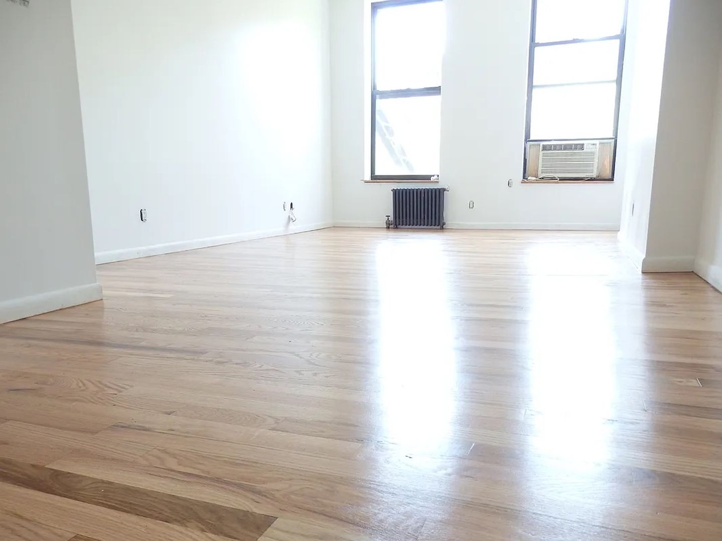 New York Apartment: 415 W 47th St