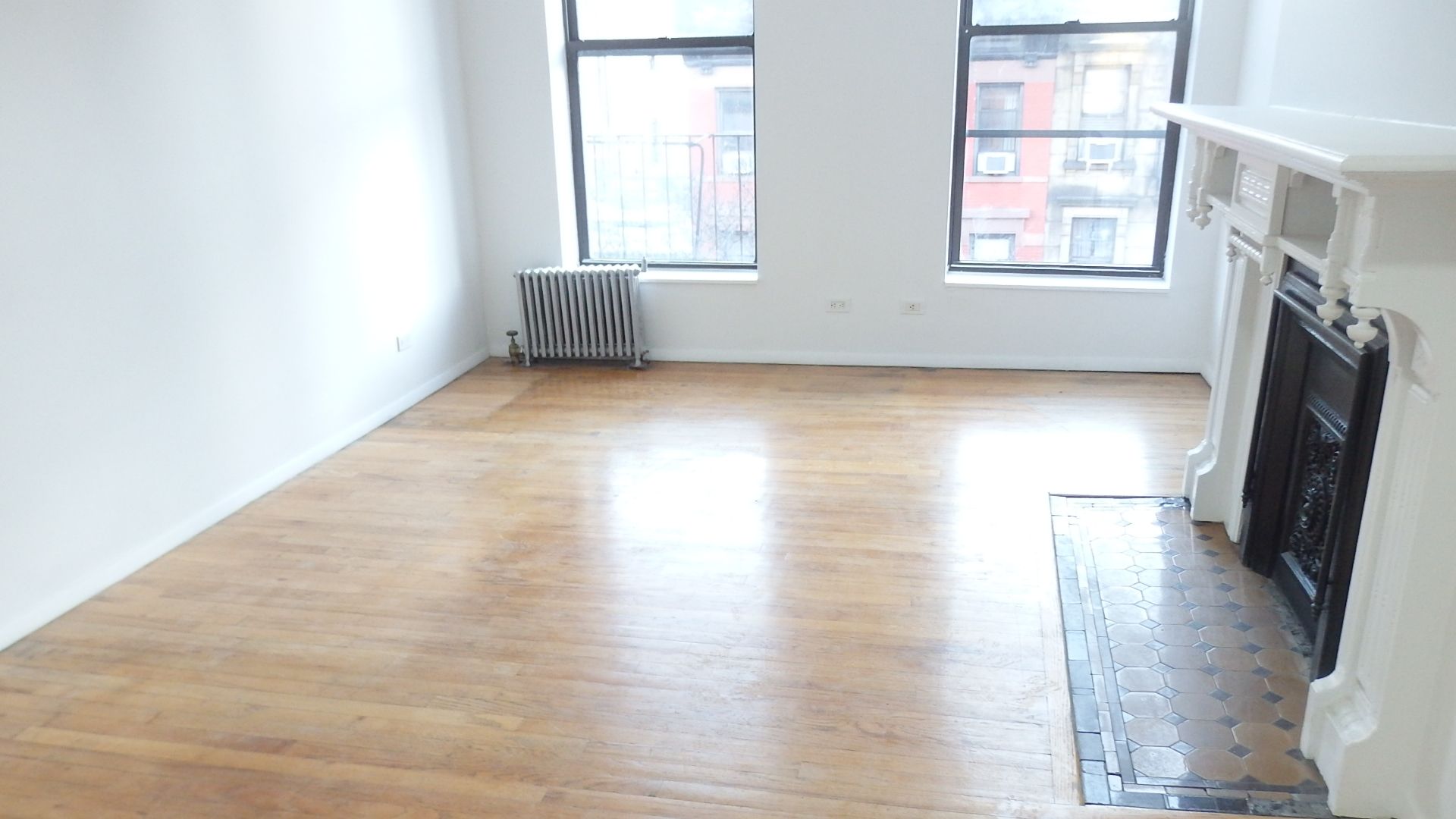New York Apartment: 415 W 47th St