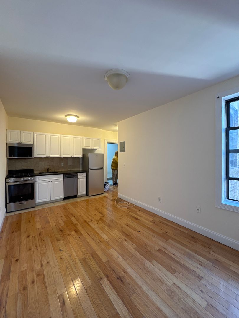 New York Apartment: 1 Arden Street